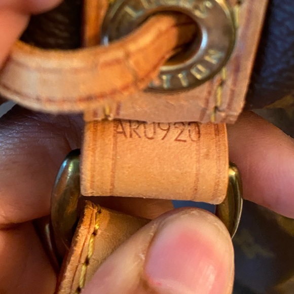 Louis Vuitton Noe - Picture 10 of 16